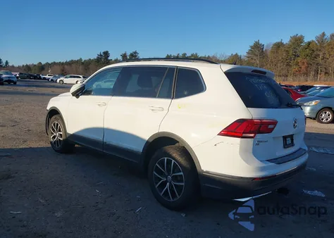 2021 Volkswagen Tiguan 2.0T Se/2.0T Se R-Line Black/2.0T Sel z USA, uszkodzony, nr VIN 3VV2B7AX3MM118247